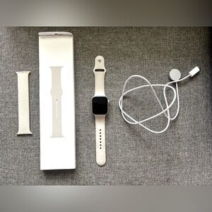 Apple Watch Series 8 - 45mm Starlight